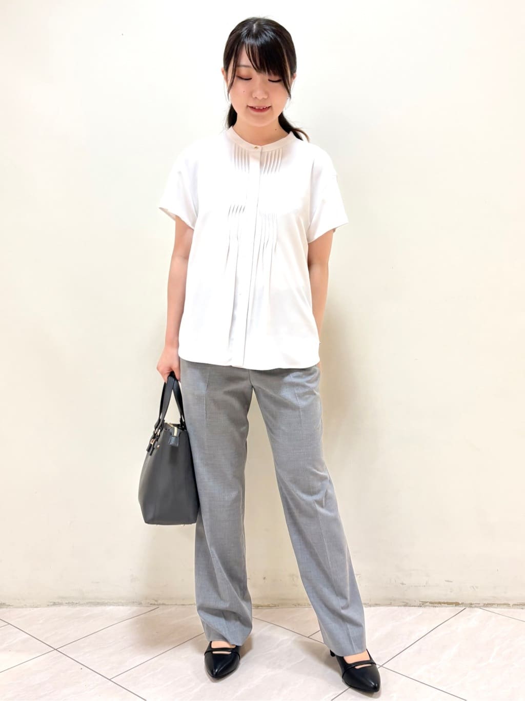 mikiさんの「Reflect｜【インナーに◎／すっきり見え！長め丈】タックデティールブラウス」を使ったコーディネート
