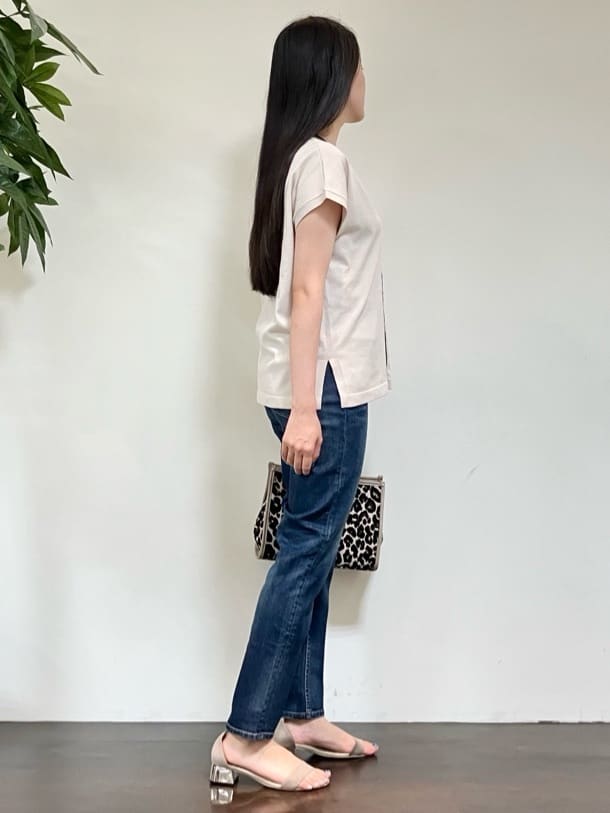 カレンさんの「UNTITLED｜【Healthy DENIM&times;UNTITLED】別注 R Mrytle（リマートル）テーパードデニム」を使ったコーディネート