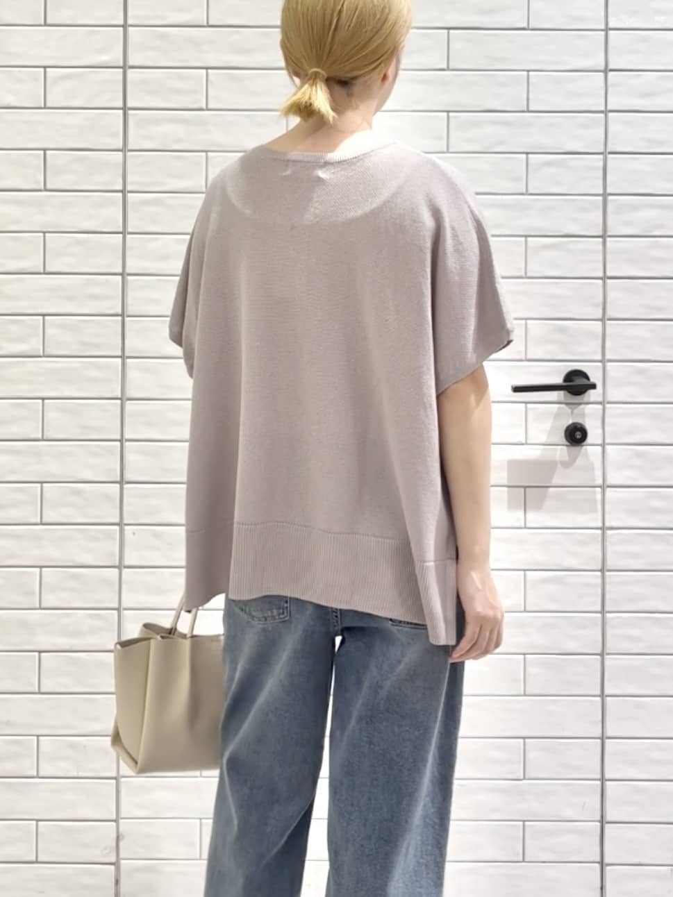 しおりさんの「OPAQUE.CLIP｜《5色展開／S-LLサイズ》リラクシーメッシュニット【洗濯機洗い可】」を使ったコーディネート