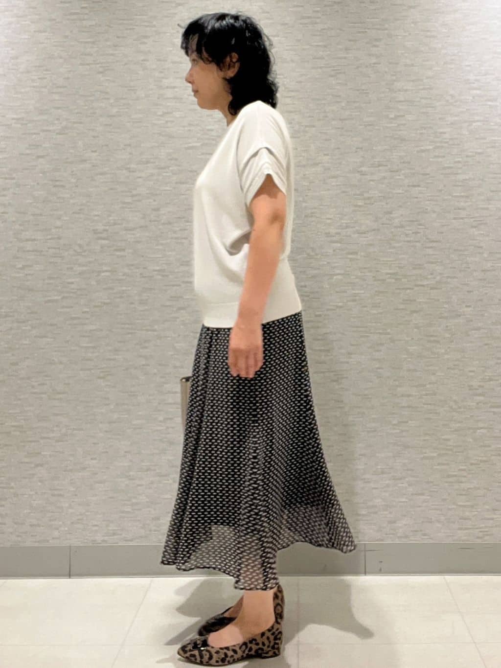 KOJIMAさんの「Reflect｜【選べる7色◎／手洗い可／二の腕カバー】半袖ニット」を使ったコーディネート