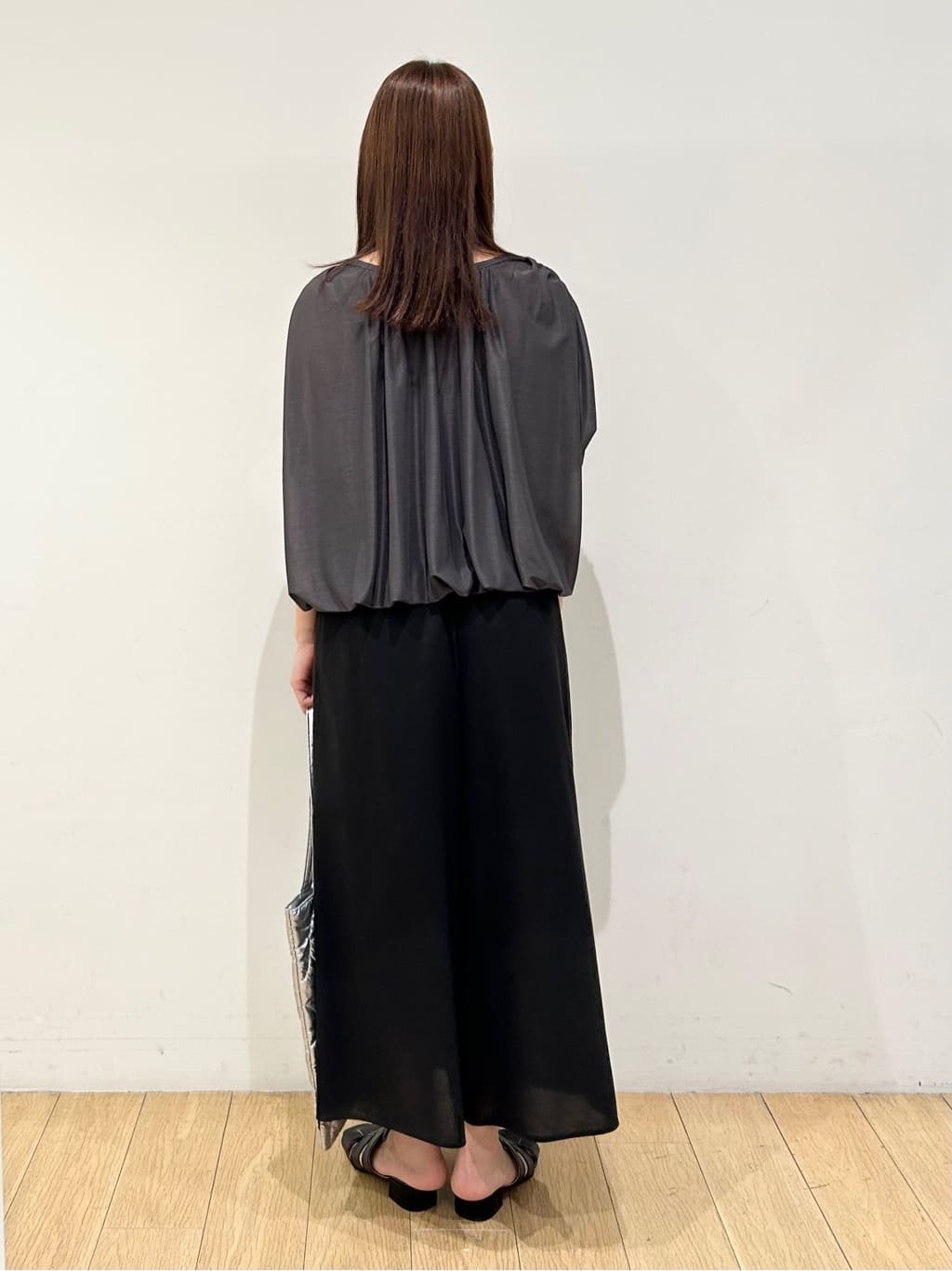 kozueさんの「INDIVI｜【洗える／清涼感◎】ワイドフレアパンツ／スカーチョ」を使ったコーディネート