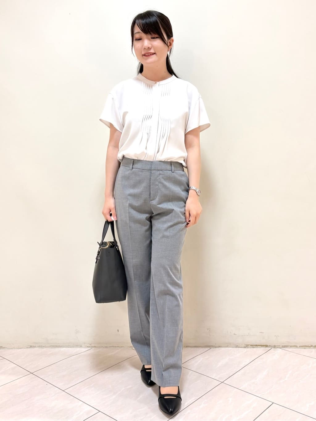 mikiさんの「Reflect｜【インナーに◎／すっきり見え！長め丈】タックデティールブラウス」を使ったコーディネート