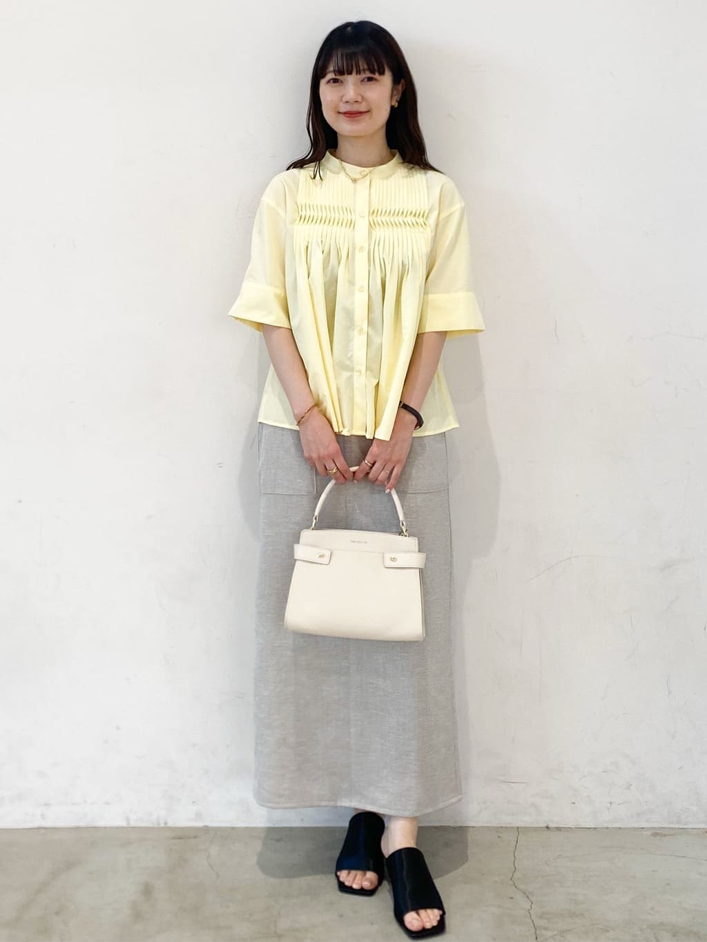 haruさんの「OPAQUE.CLIP｜ピンタックフレアシャツ【洗濯機洗い可】」を使ったコーディネート