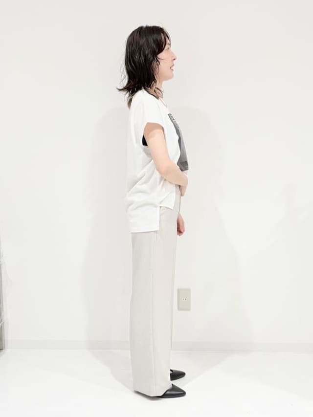 サオリさんの「UNTITLED｜【後ろウエストゴム】ツイルセミフレアパンツ」を使ったコーディネート