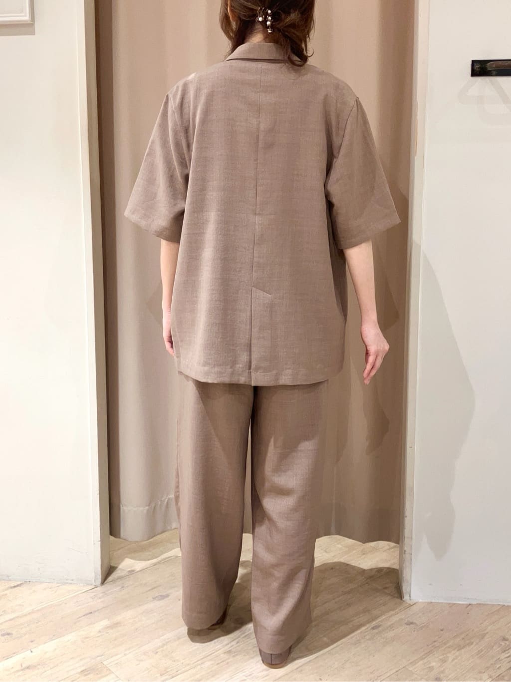 kimiさんの「grove｜軽やかに羽織れて、きちんと見え ハーフスリーブテーラードジャケット」を使ったコーディネート