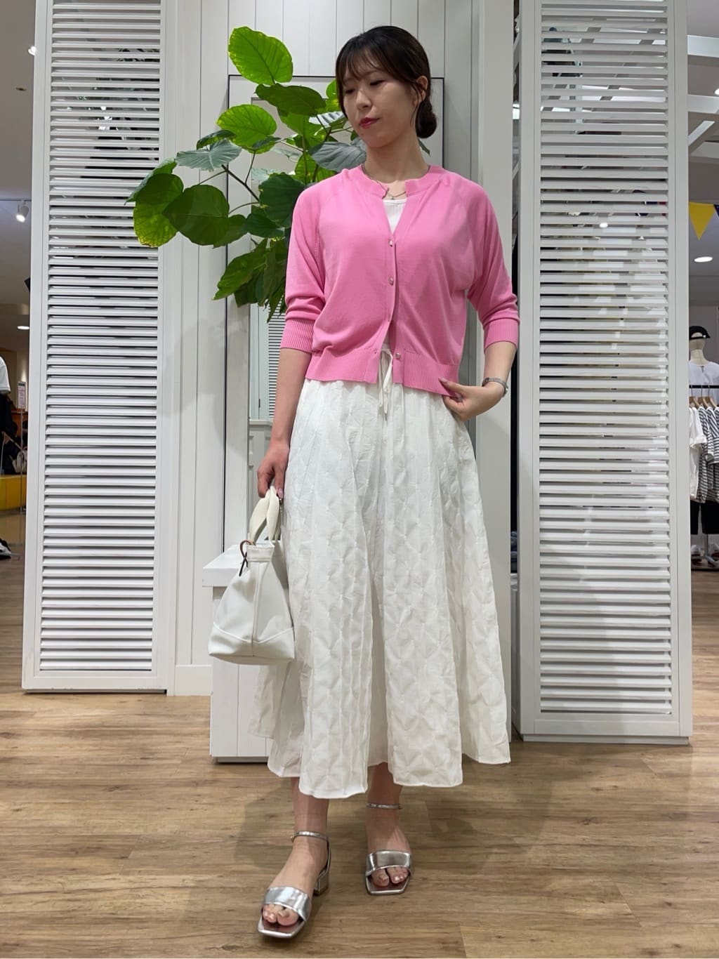 KANNAさんの「Dessin｜【洗える】キーネックカーディガン」を使ったコーディネート