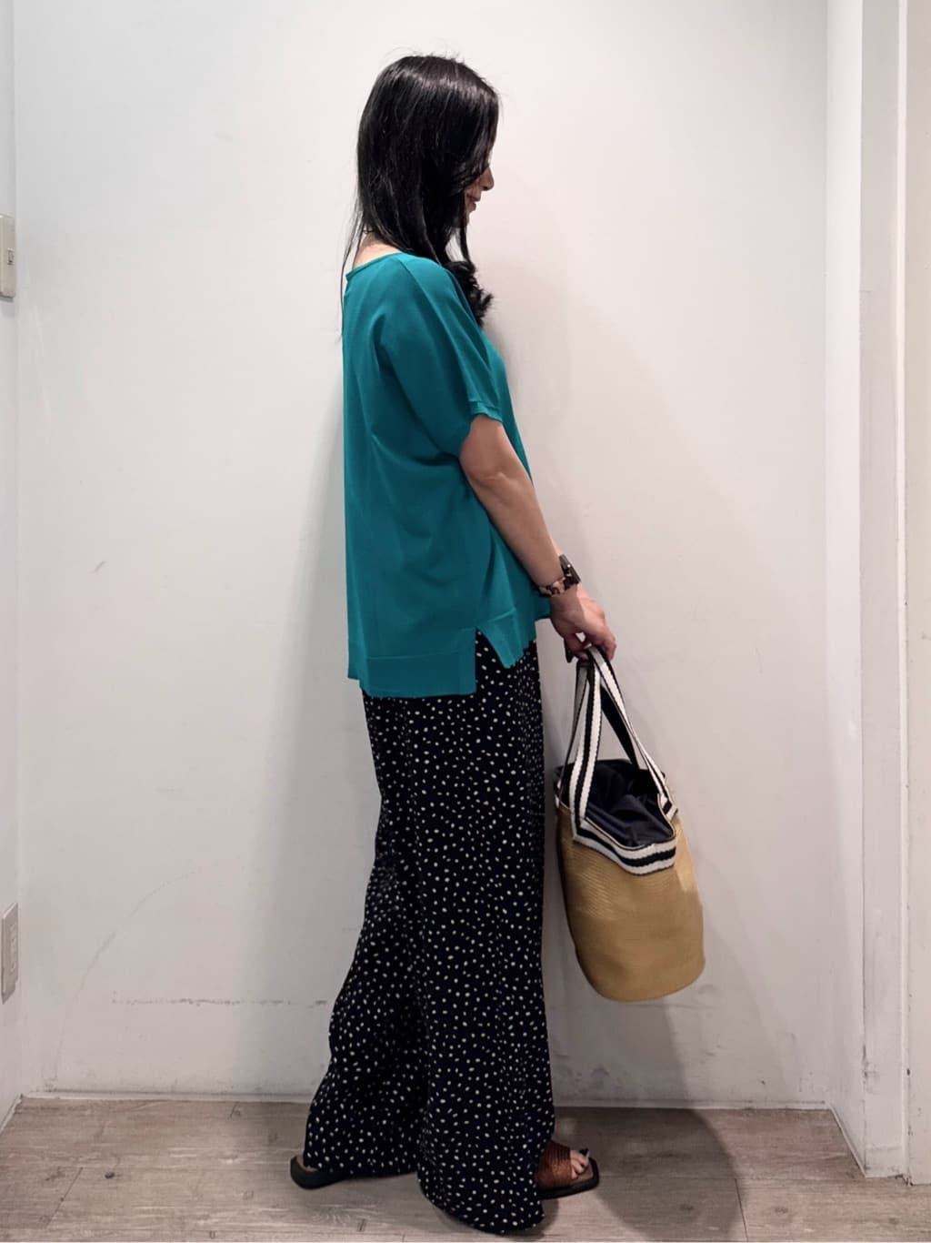 yuicciさんの「OPAQUE.CLIP｜幾何柄プリントイージーワイドパンツ／セットアップ対応【洗える】」を使ったコーディネート