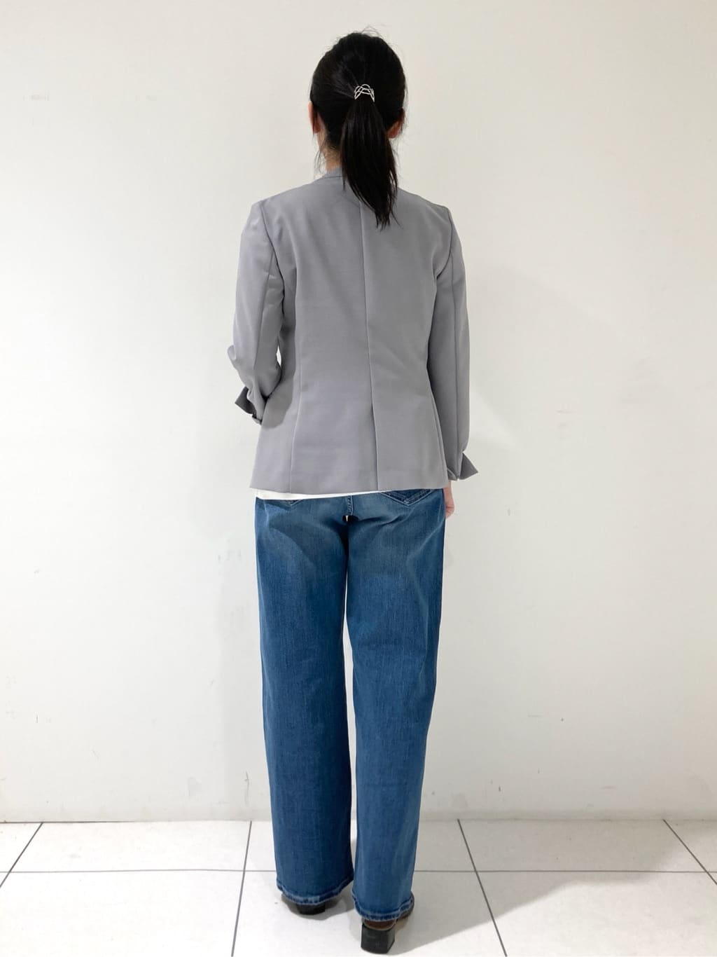 momokoさんの「INDIVI｜【定番スーツ／UVケア／洗える】ウール調ノーカラージャケット」を使ったコーディネート