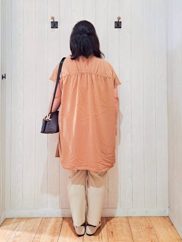 kotomiさんの「SHOO･LA･RUE｜【S-LL/体型カバー】さらりとしたタッチが心地よい バックギャザーブラウス」を使ったコーディネート