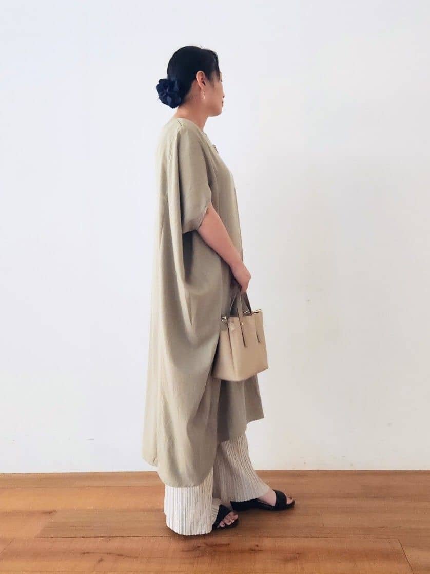 くまさんの「SHOO･LA･RUE｜【S-LL】楽にサマ見え コクーンシルエットの涼やかワンピース」を使ったコーディネート