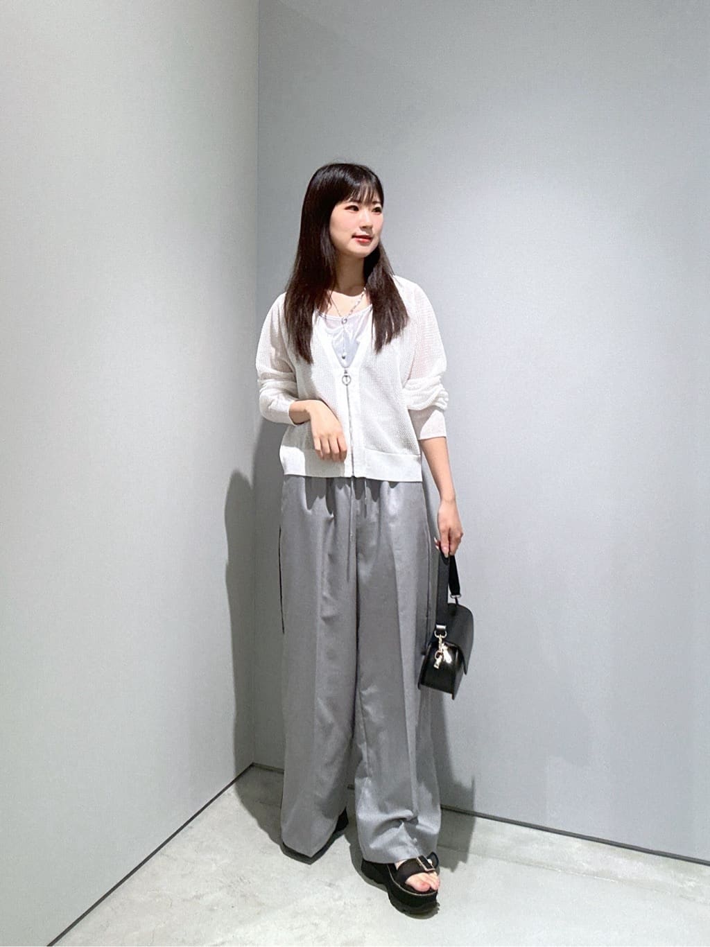 Renoさんの「INDIVI｜【セットアップ可能】サキソニーサイドラインパンツ」を使ったコーディネート