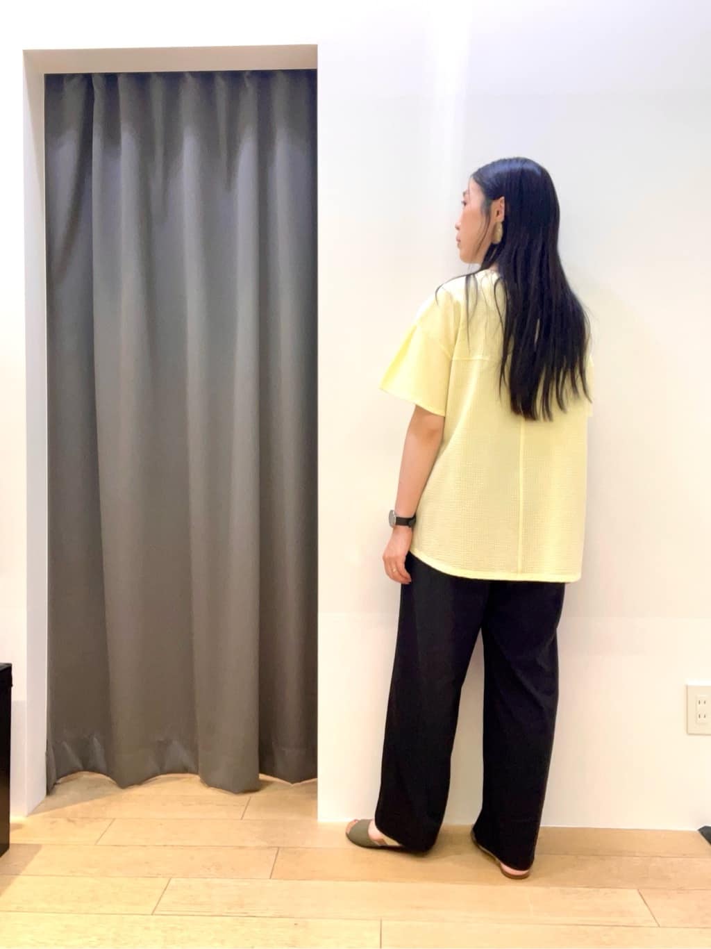 yukoさんの「INDIVI｜【褒められパンツ／洗える／ウエストゴム】ワイドタックパンツ」を使ったコーディネート