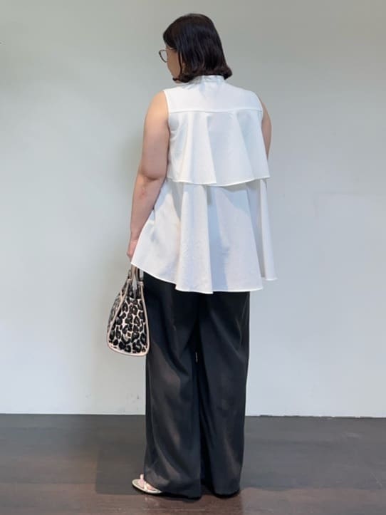 Asamiさんの「UNTITLED｜【接触冷感/吸水速乾】フレアバックシャンブラウス」を使ったコーディネート