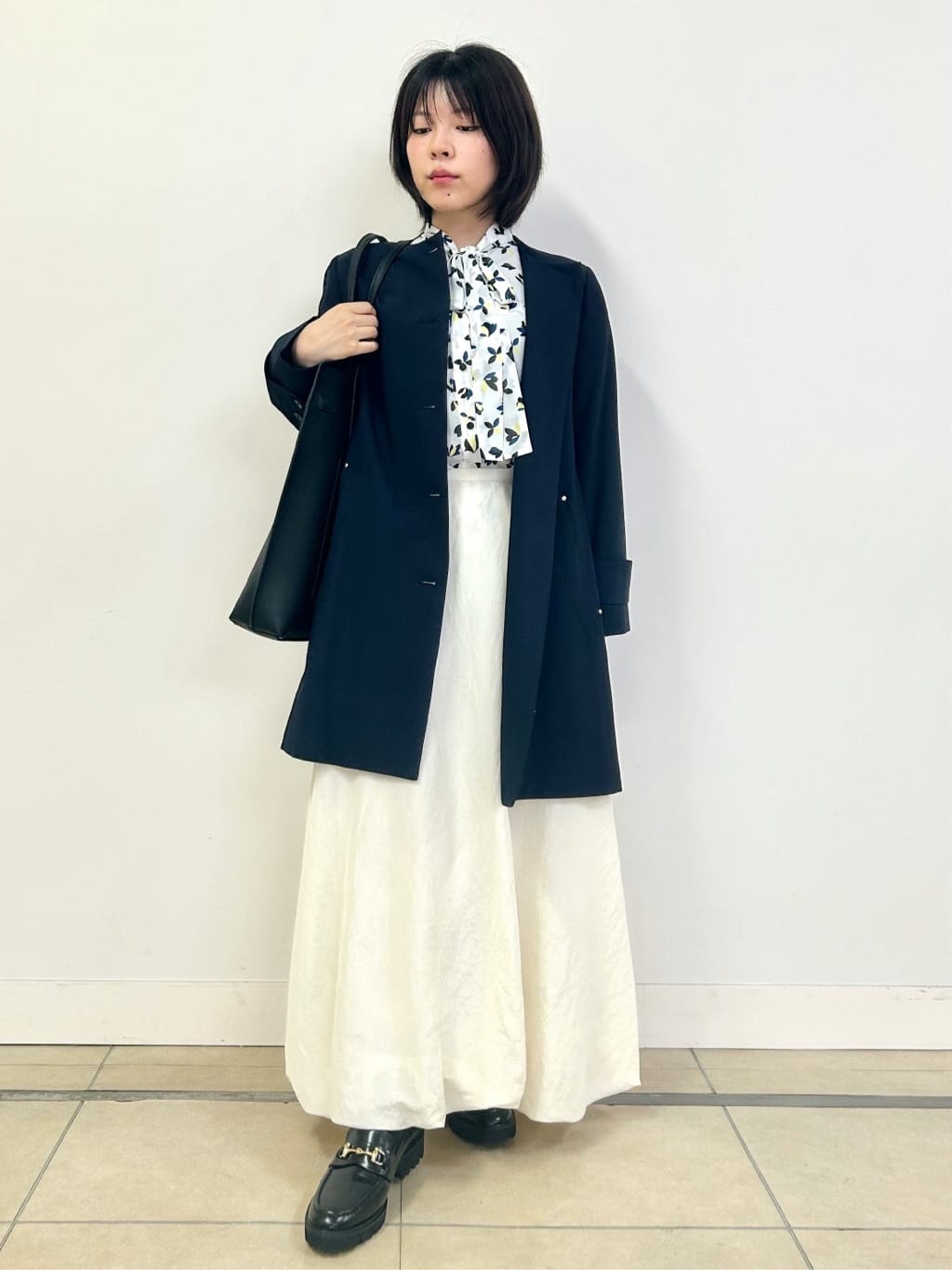 とりみさんの「DRESSTERIOR｜ベルトスクエアレザートートバッグ」を使ったコーディネート