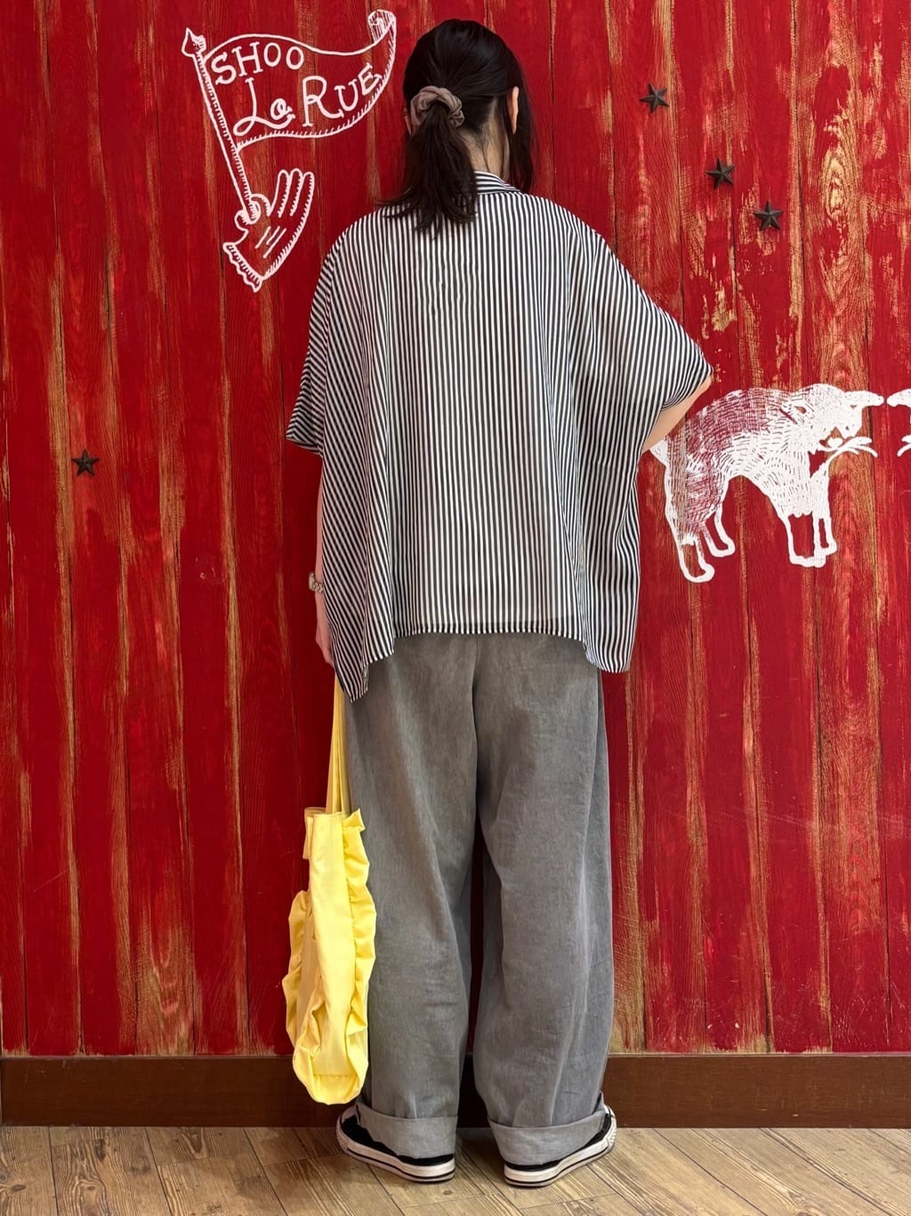 マエDさんの「SHOO･LA･RUE｜【S-LL/ひんやり/UV】選べる6柄でそれぞれ欲しくなる プリントTシャツ」を使ったコーディネート