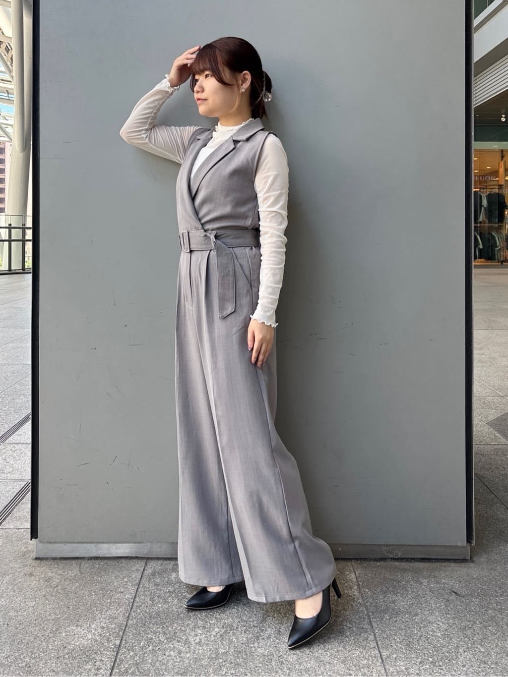 まっきーさんの「ESPERANZA｜【レイン対応/12時間パンプス】約8.5cm　歩きやすくて疲れにくい」を使ったコーディネート