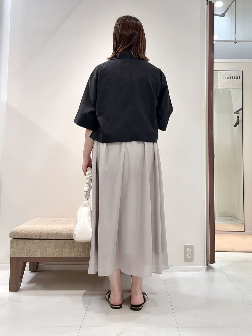 YUIさんの「UNTITLED｜【前開き/洗える】ショート丈シアーシャツ」を使ったコーディネート