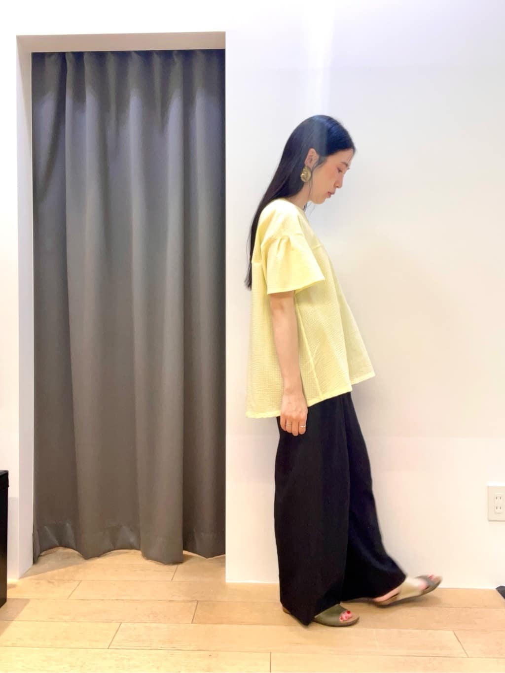 yukoさんの「INDIVI｜【褒められパンツ／洗える／ウエストゴム】ワイドタックパンツ」を使ったコーディネート