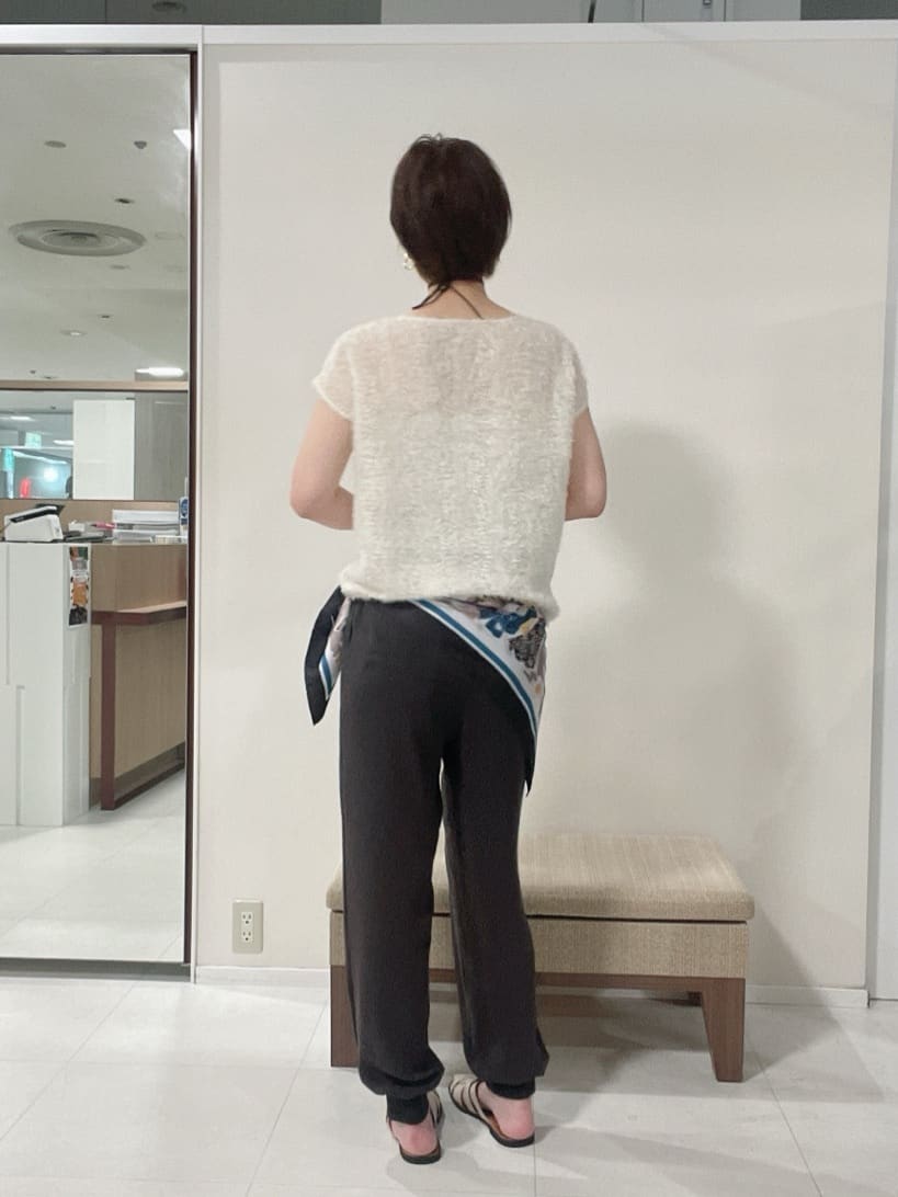 IWAMOさんの「UNTITLED｜【セットアップ可/洗える】フェザーフレンチスリーブブラウス」を使ったコーディネート