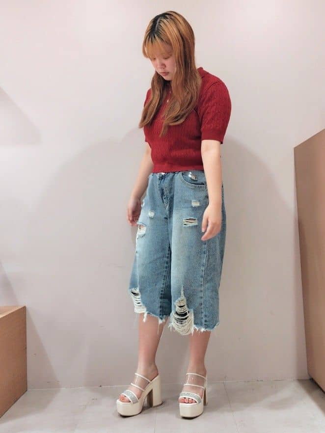 まいまいさんの「ESPERANZA｜【ラク盛り／サンダル】リピーター続出／脚長美脚　ミュールサンダル」を使ったコーディネート