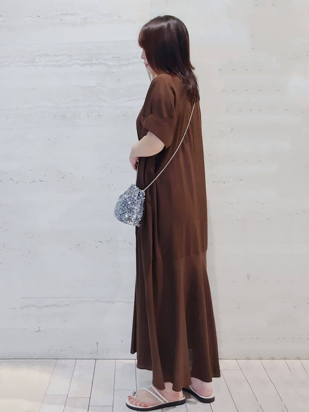 よしみさんの「OPAQUE.CLIP｜レーヨン麻キーネックワンピース【洗える】」を使ったコーディネート