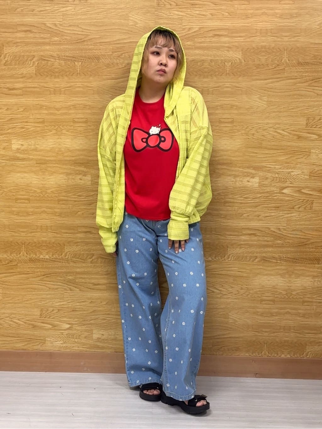 ぁむさんの「SHOO･LA･RUE｜【UV/水陸両用】手の甲まで隠れる レースボーダー ラッシュガードパーカ」を使ったコーディネート