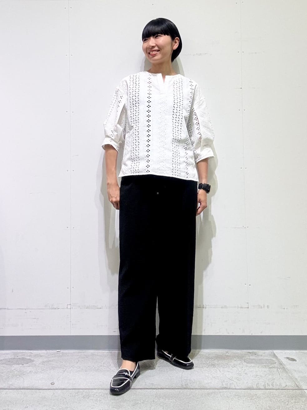 naoさんの「INDIVI｜【洗える／UVケア／SETUP可能】ドロストワイドパンツ」を使ったコーディネート