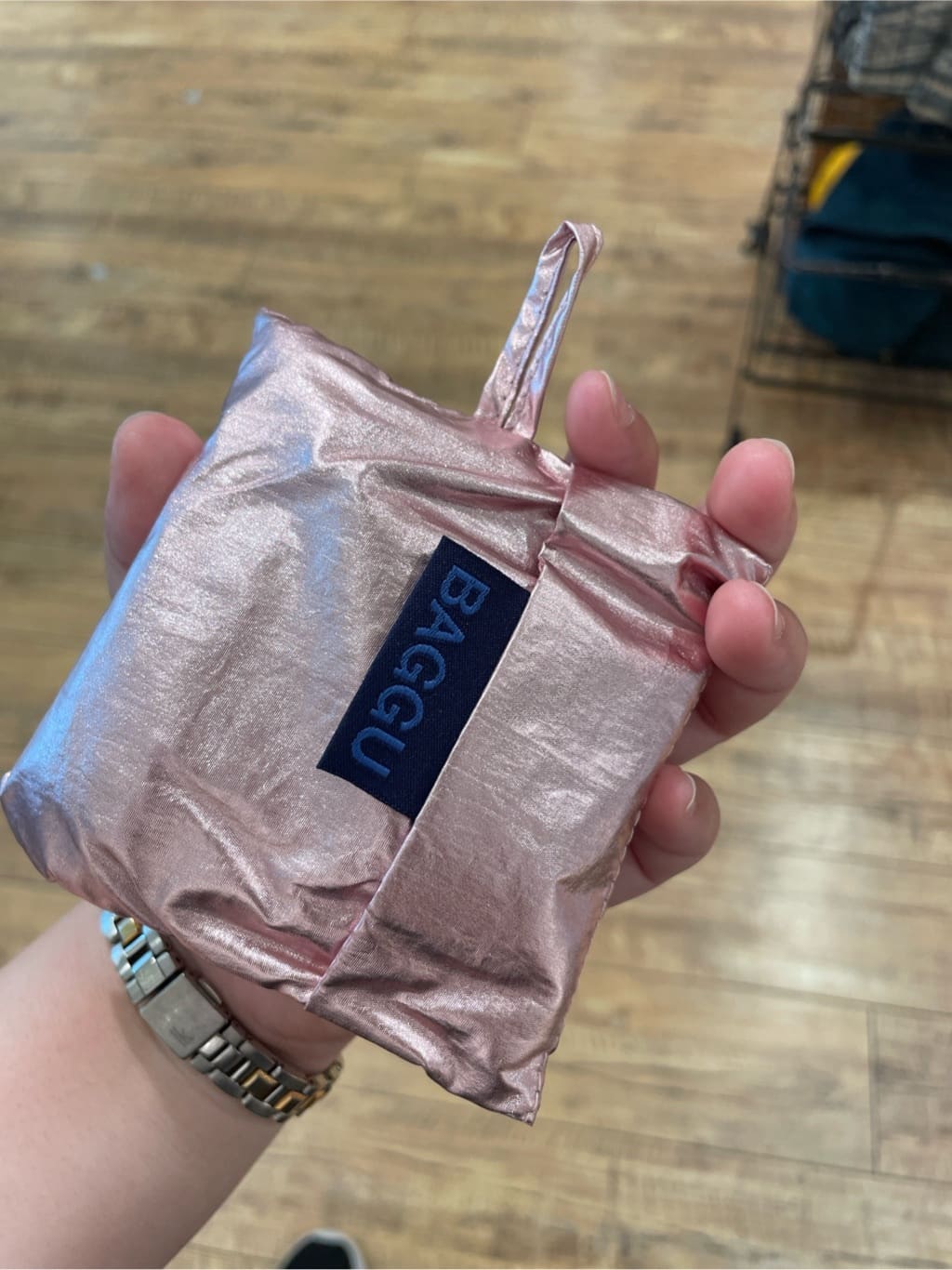 まのちゃんさんの「212 KITCHEN STORE｜◆BABY BAGGU メタリックライトブルー ＜BAGGU バグゥ＞」を使ったコーディネート