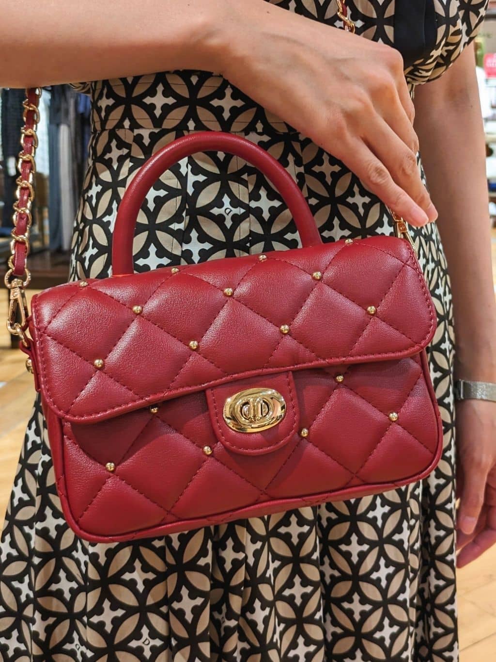 CHISAさんの「DRESSTERIOR｜キルテッドショルダーバッグ」を使ったコーディネート