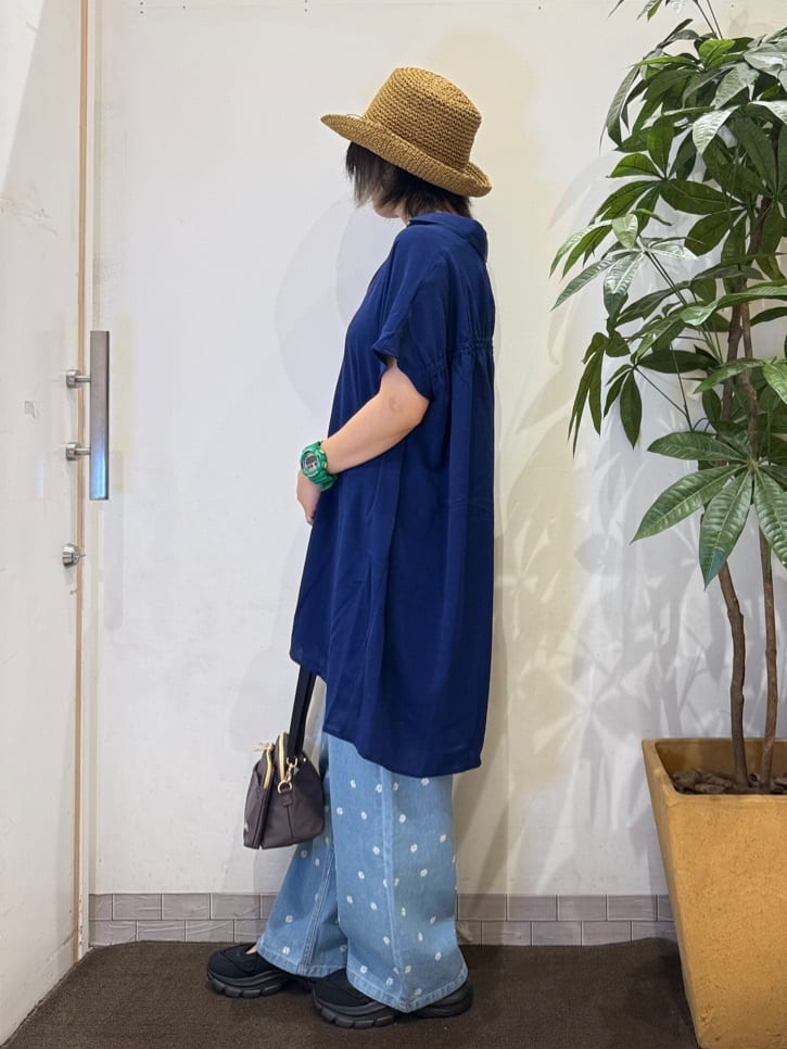 misakiさんの「SHOO･LA･RUE｜【S-LL/体型カバー】さらりとしたタッチが心地よい バックギャザーブラウス」を使ったコーディネート