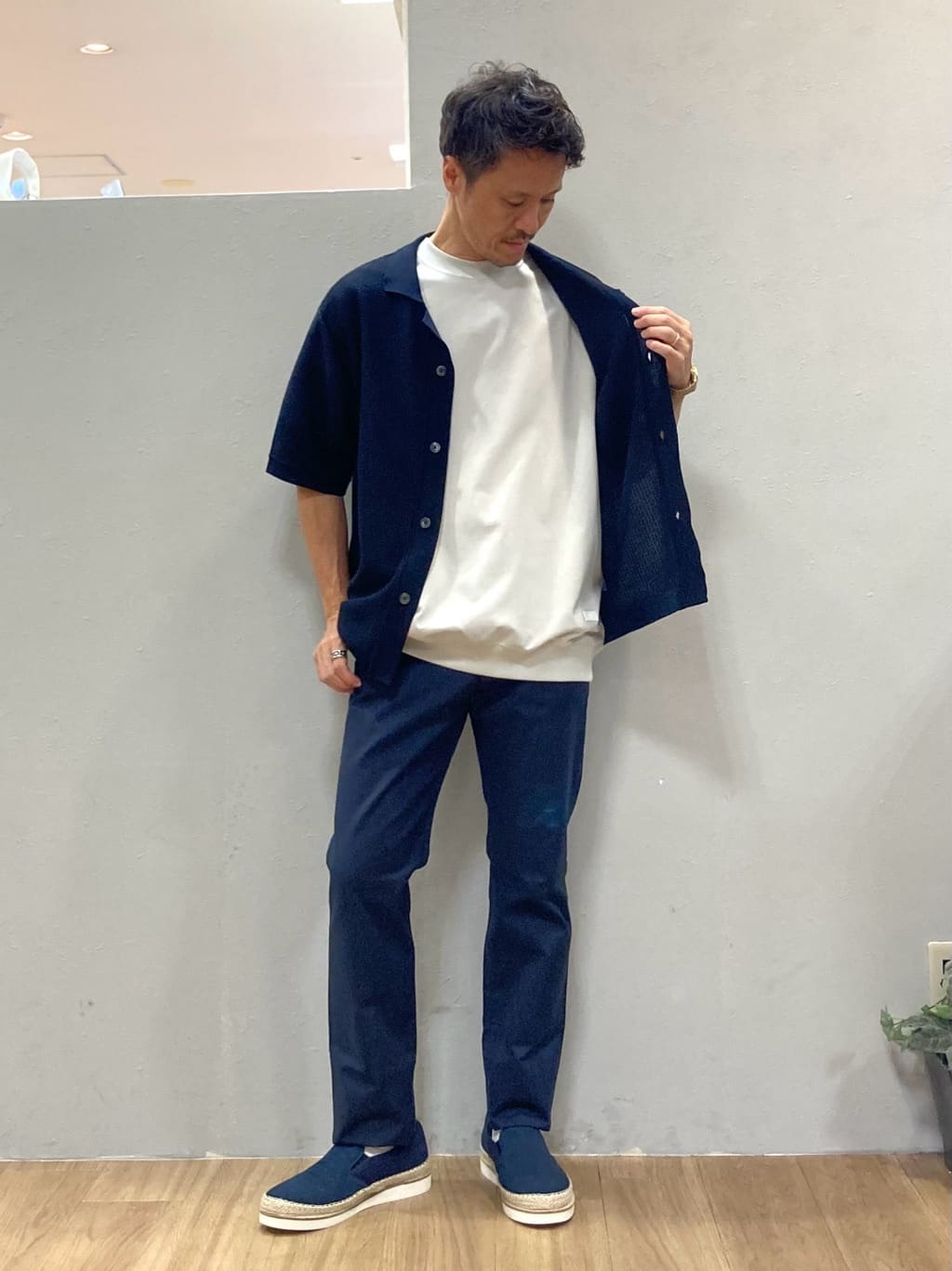 シュンさんの「TAKEO KIKUCHI｜【抗菌防臭／5サイズ展開】ハイゲージポンチ Tシャツ」を使ったコーディネート