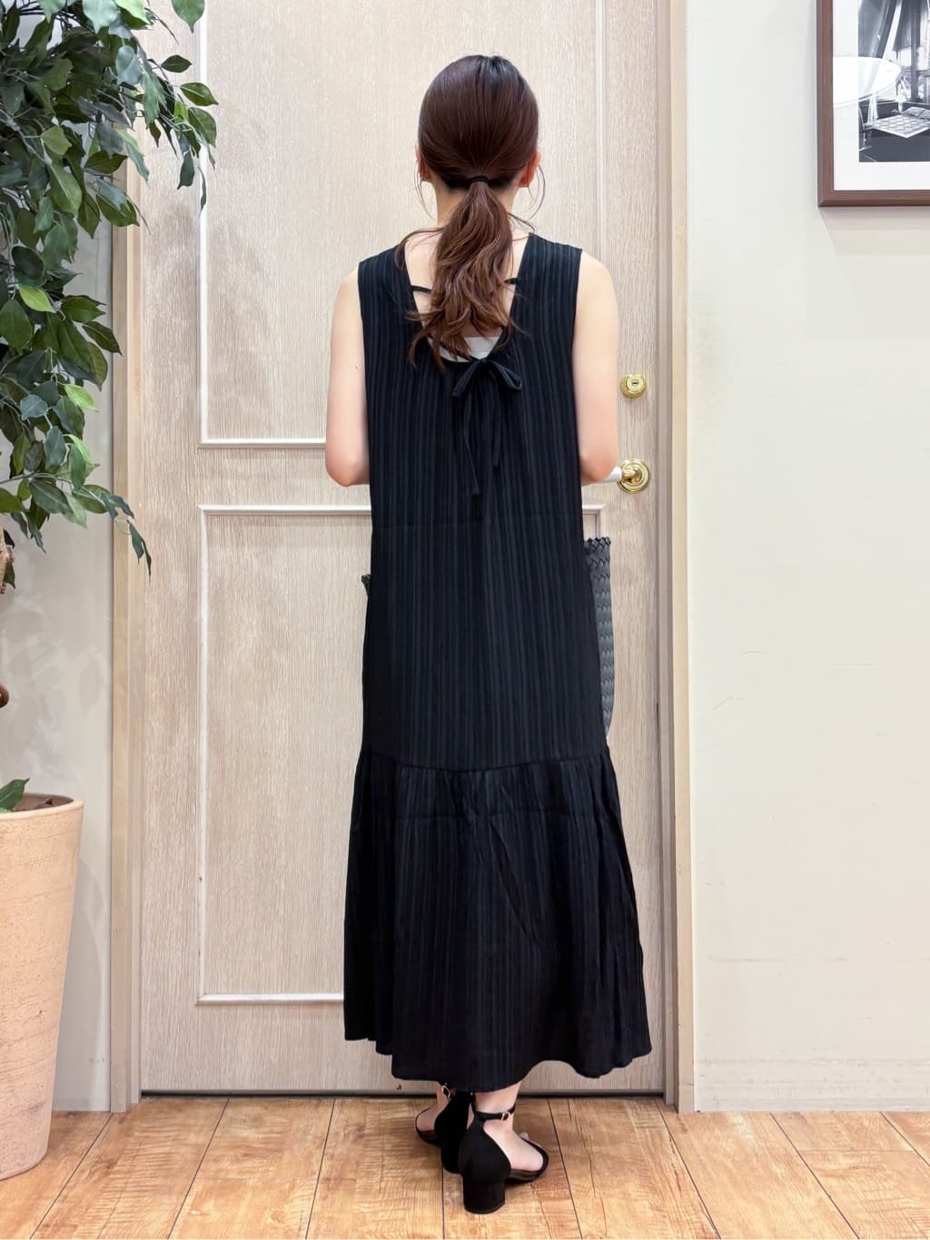 なみさんの「SHOO･LA･RUE｜【UV/さらさらタッチ】女性らしさ漂う 5分袖ボレロカーディガン」を使ったコーディネート