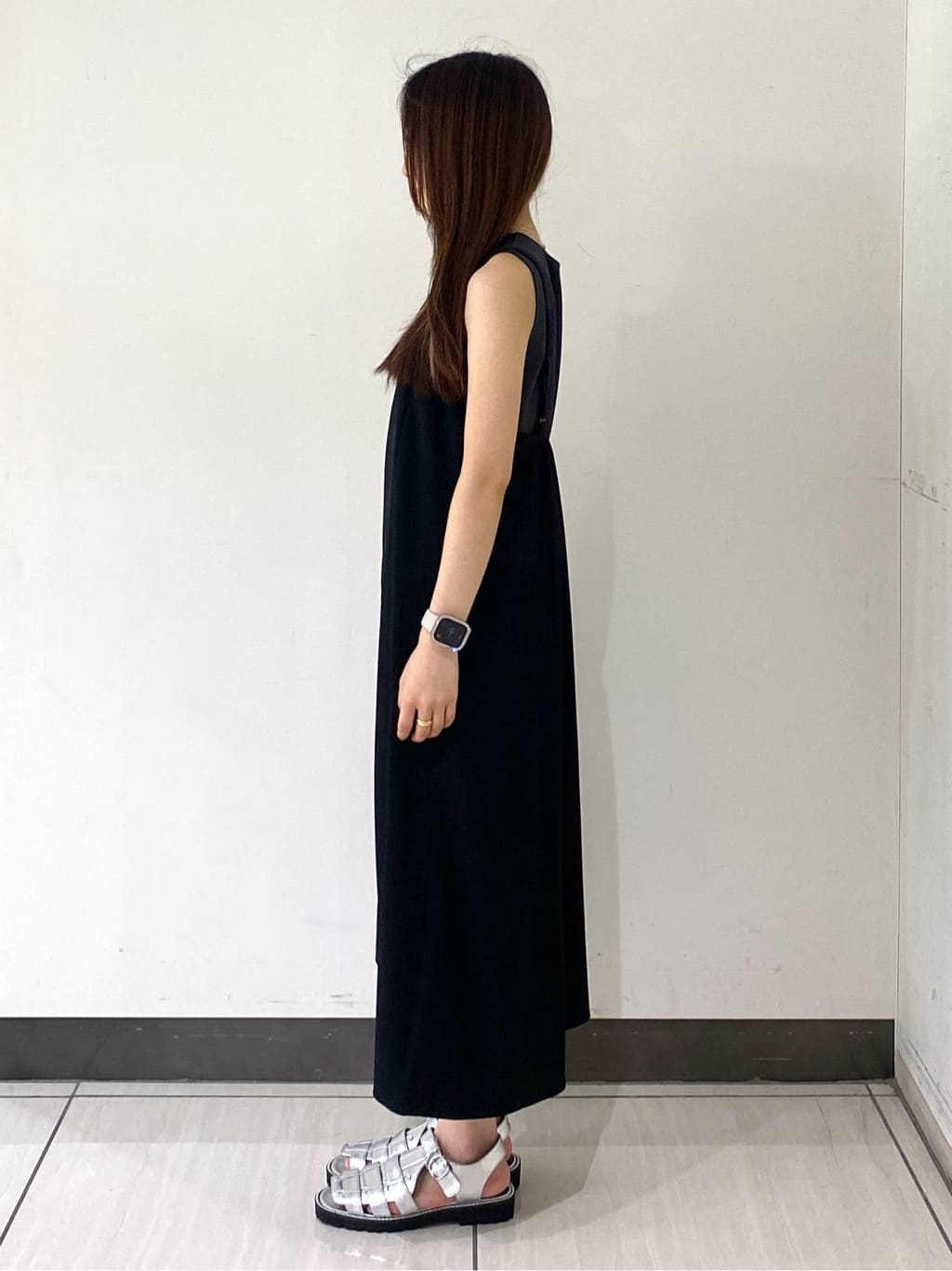 momoさんの「INDIVI｜【UVケア】エアリージョーゼット キャミワンピース」を使ったコーディネート