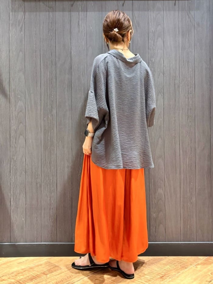 meiさんの「SHOO･LA･RUE｜ゆるっと感がこなれ見え ワッシャーシアー半袖シャツ」を使ったコーディネート