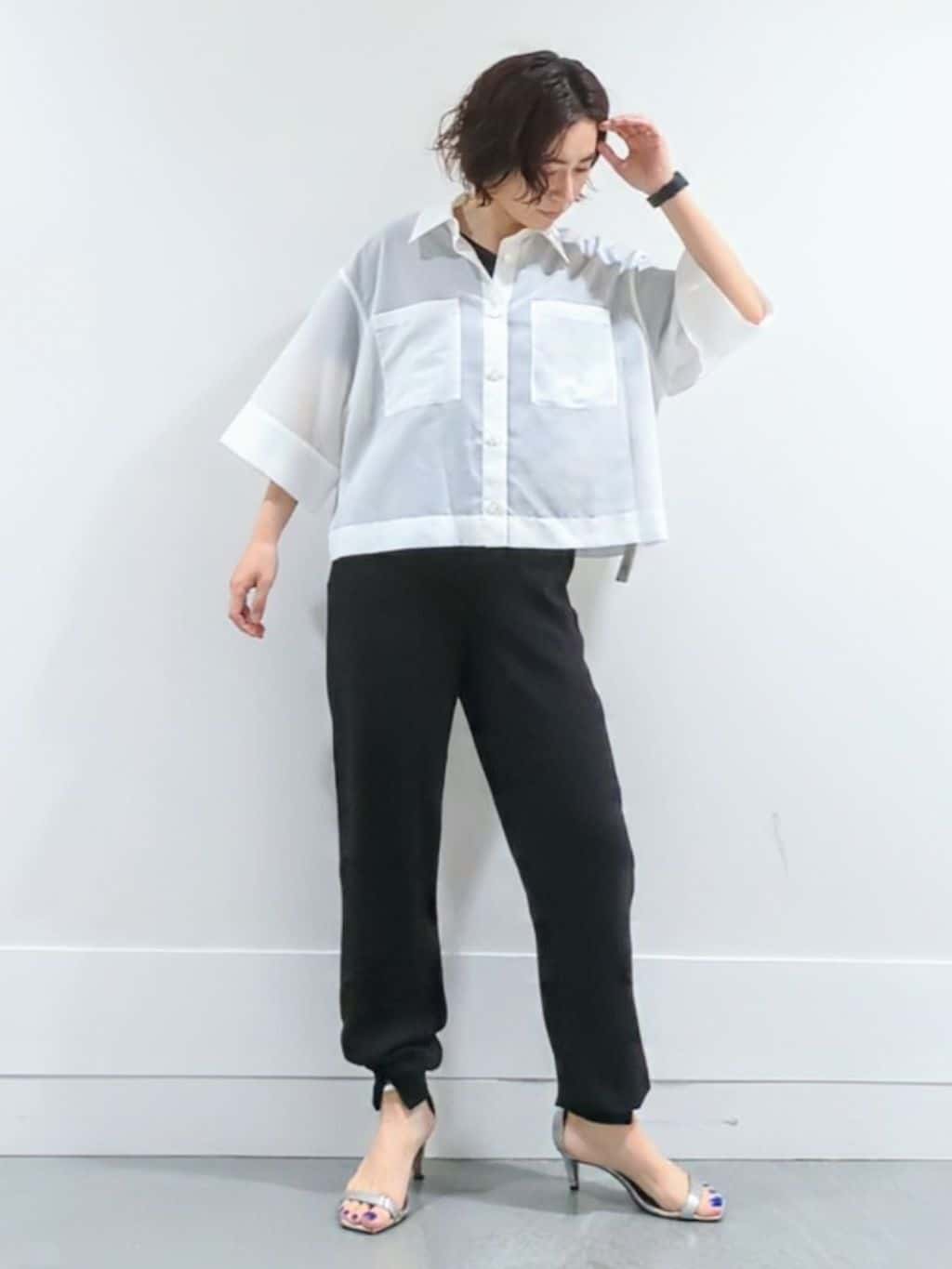 ミズタさんの「UNTITLED｜【前開き/洗える】ショート丈シアーシャツ」を使ったコーディネート