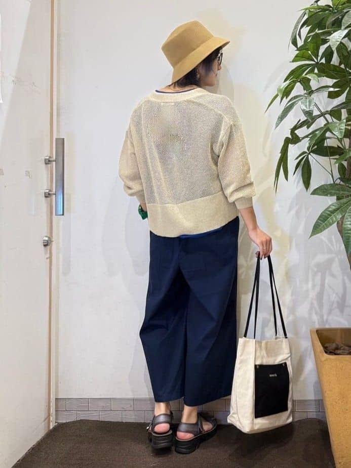 misakiさんの「SHOO･LA･RUE｜キラッと光るラメとスパンコールが印象的 メッシュカーディガン」を使ったコーディネート