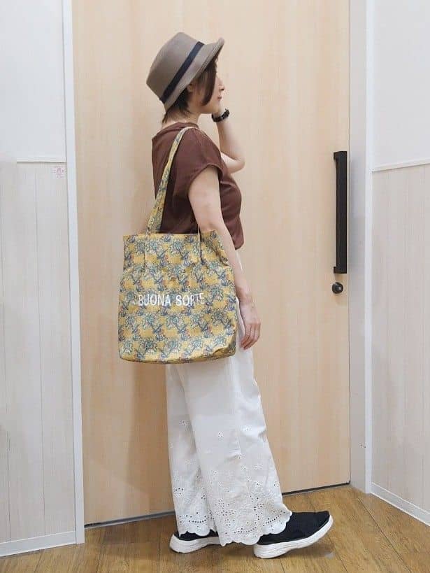 たぐちゃんさんの「SHOO･LA･RUE｜【S-LL/汗ジミ軽減/ひんやり/UV】インせず着られる フレンチスリーブTシャツ」を使ったコーディネート