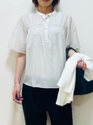Riiさんの「Reflect｜【選べる5色◎／マシンウォッシュ可】シャーリングデザインブラウス」を使ったコーディネート