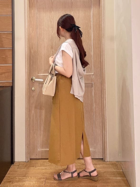 miiさんの「SHOO･LA･RUE｜◆ビジューYストラップサンダル」を使ったコーディネート