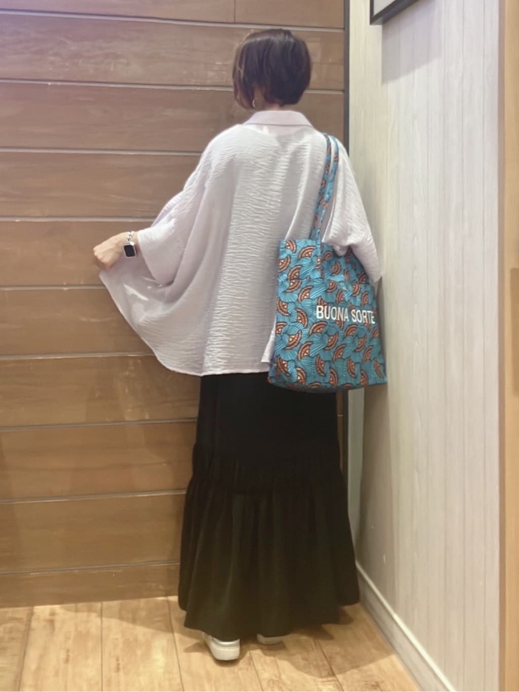 aaamiさんの「SHOO･LA･RUE｜ゆるっと感がこなれ見え ワッシャーシアー半袖シャツ」を使ったコーディネート