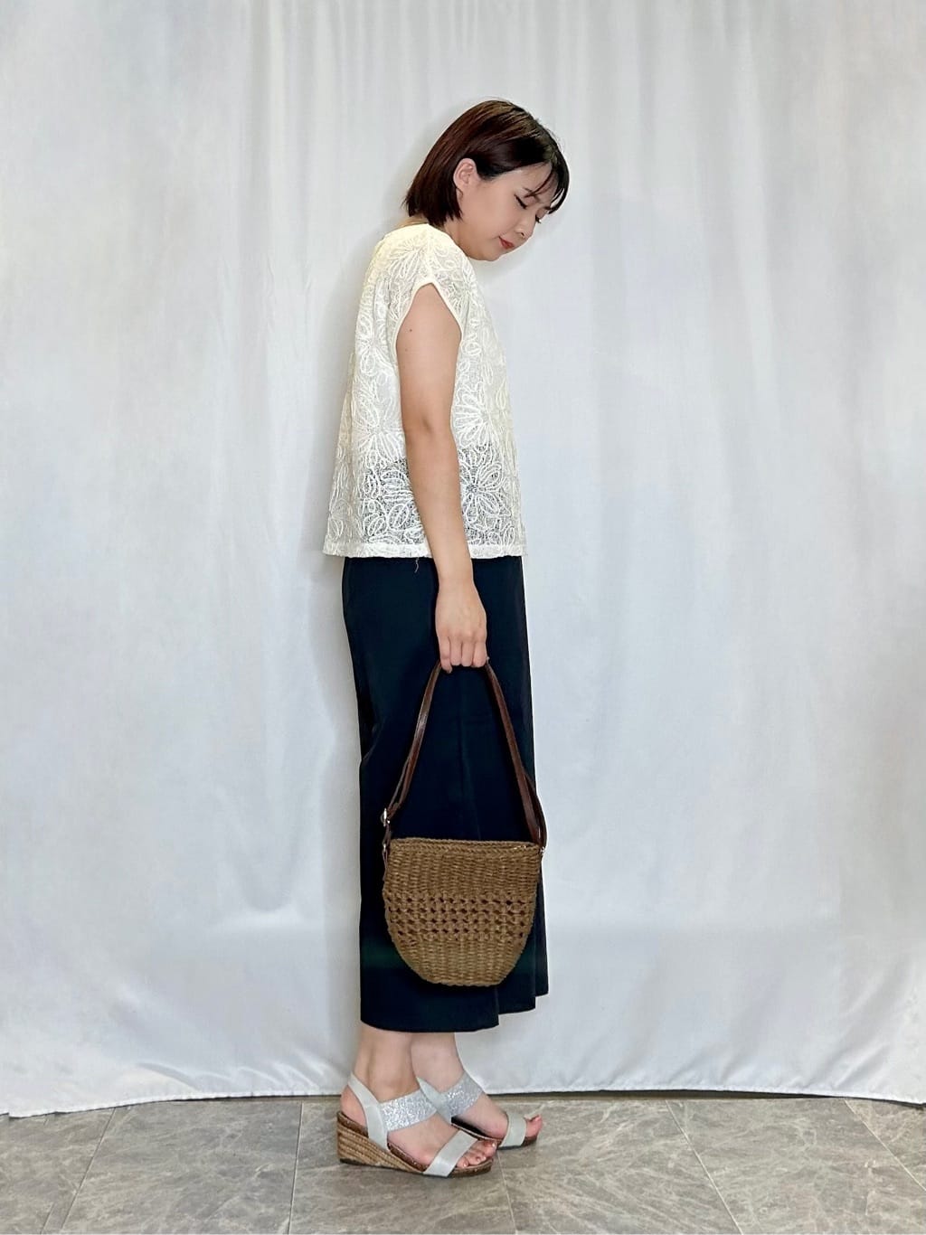 ネリさんの「SHOO･LA･RUE｜【2点セット】刺繍レーストップス」を使ったコーディネート