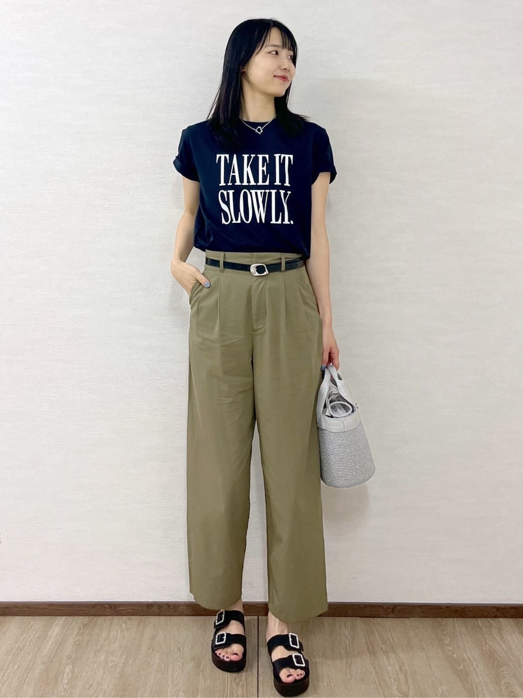 sachikoさんの「OPAQUE.CLIP｜ロゴプリントTシャツ【洗濯機洗い可】」を使ったコーディネート