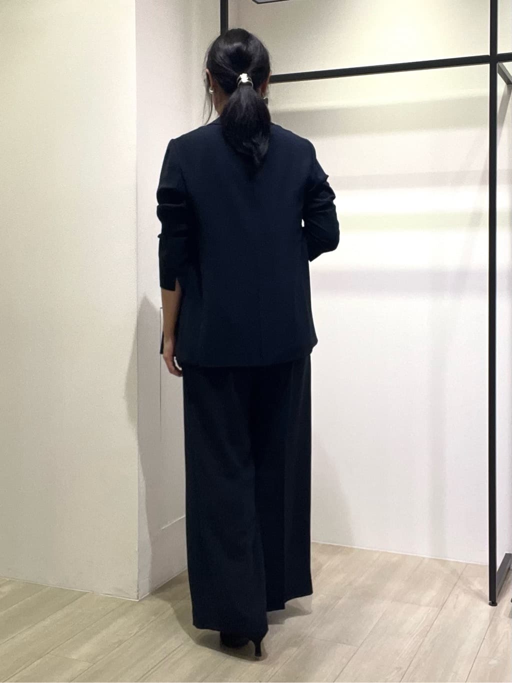 TOMOMIさんの「INDIVI｜【着る日傘／遮熱／UVケア】ワイドパンツ」を使ったコーディネート