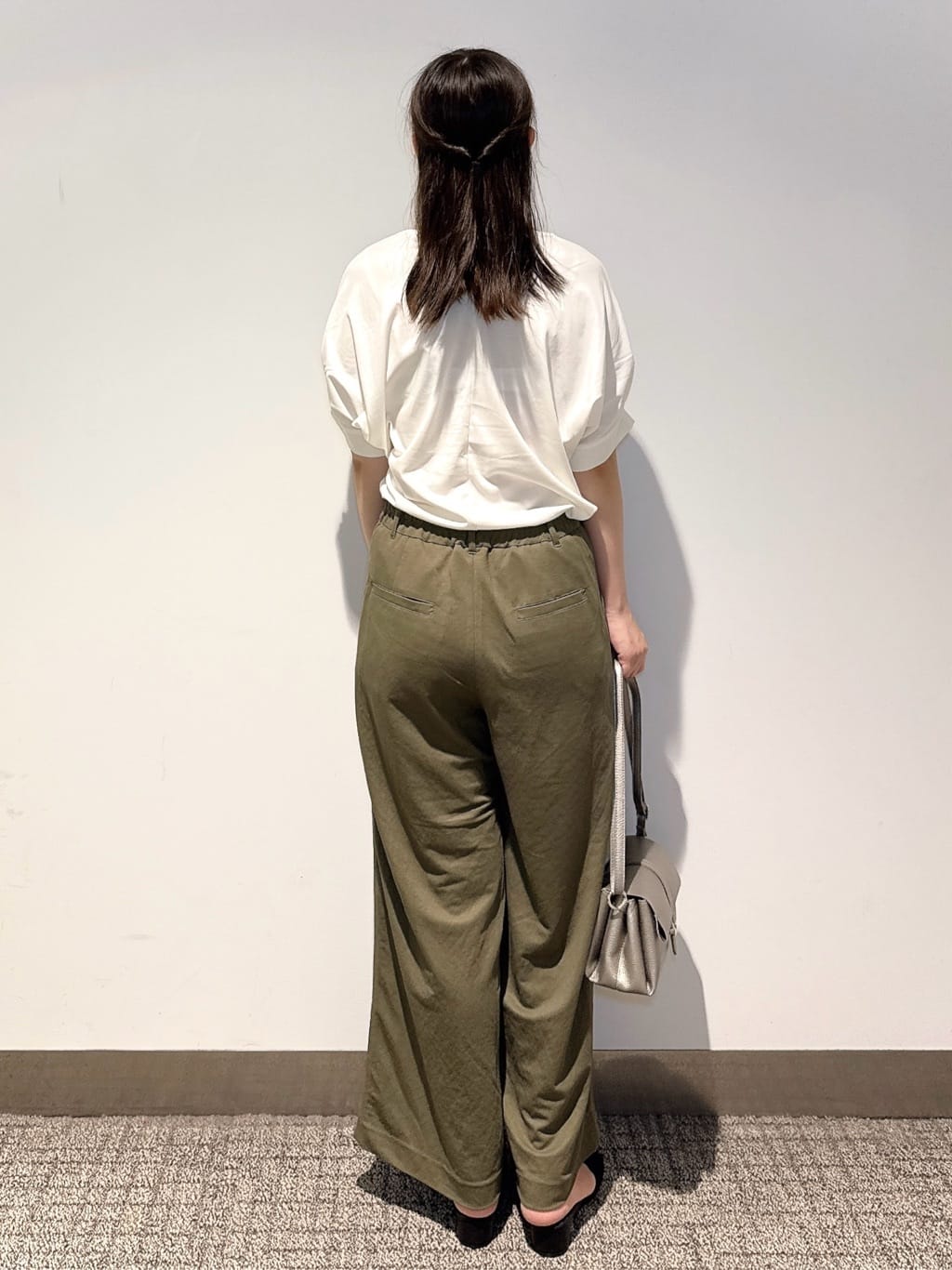 みーさんの「grove｜【接触冷感】見た目はきちんと、着心地はらくちん クロップドベイカーパンツ」を使ったコーディネート