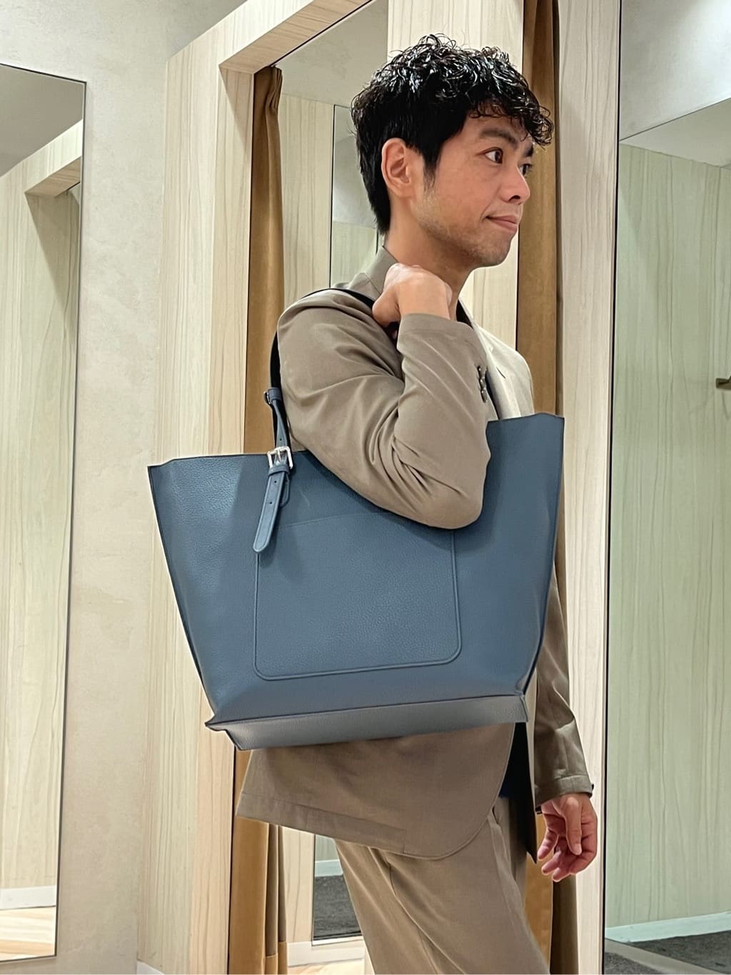 URAさんの「TAKEO KIKUCHI｜【COOL CITY WEAR】アーバンクール ジャケット /接触冷感・吸水速乾」を使ったコーディネート