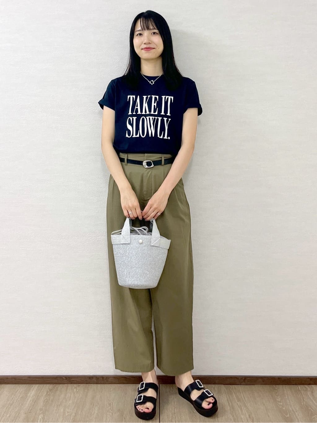 sachikoさんの「OPAQUE.CLIP｜ロゴプリントTシャツ【洗濯機洗い可】」を使ったコーディネート