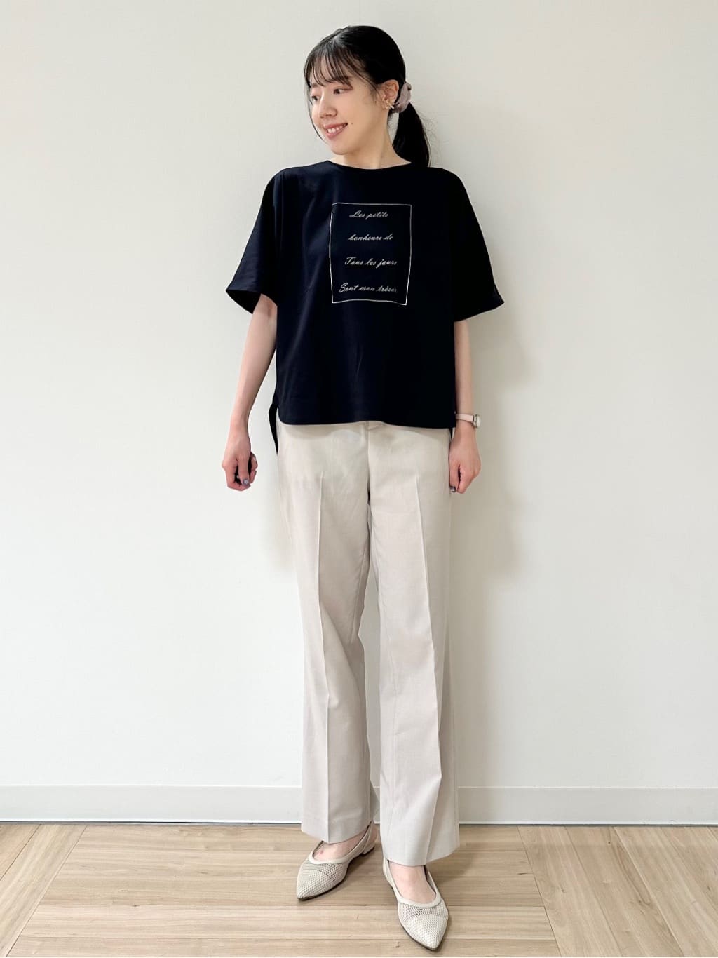 Momoさんの「Reflect｜【マシンウォッシュ可】リネンライクフレアパンツ」を使ったコーディネート