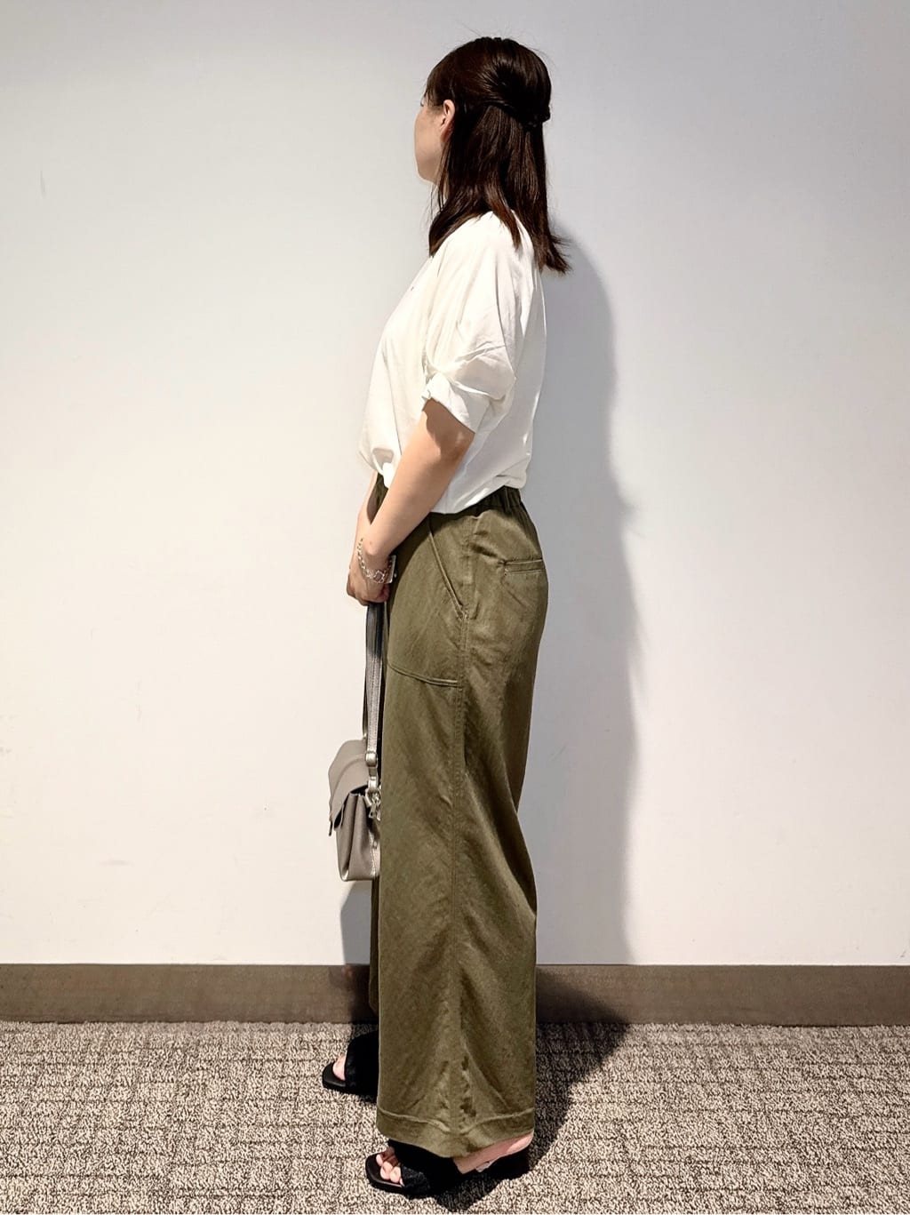 みーさんの「grove｜【接触冷感】見た目はきちんと、着心地はらくちん クロップドベイカーパンツ」を使ったコーディネート