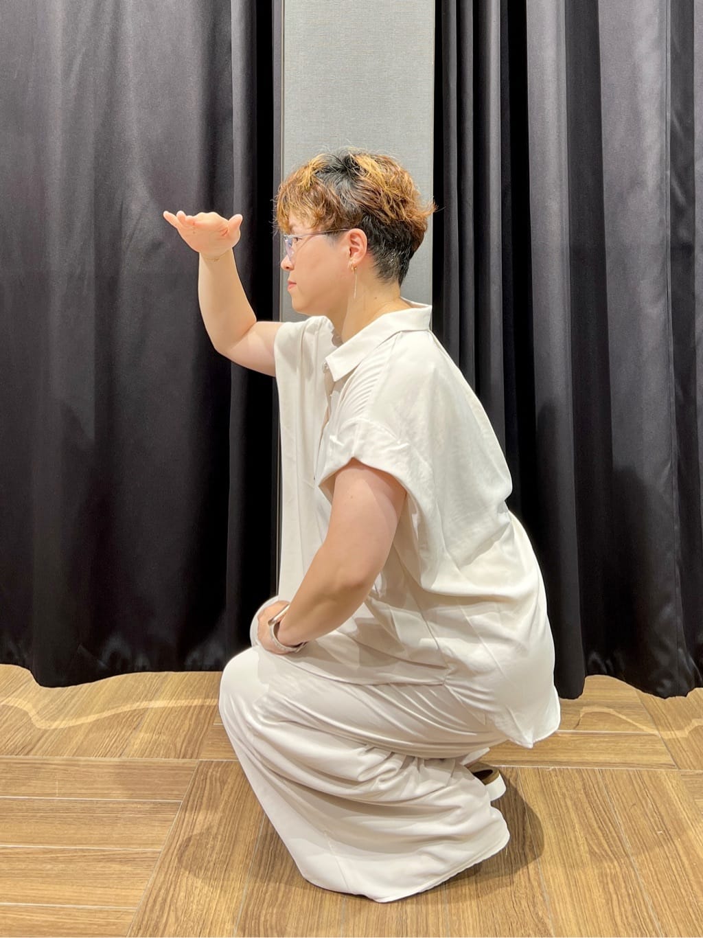 OKMKさんの「THE SHOP TK｜コットンライクブラウス【接触冷感/洗濯機OK/UV/セットアップ可】」を使ったコーディネート