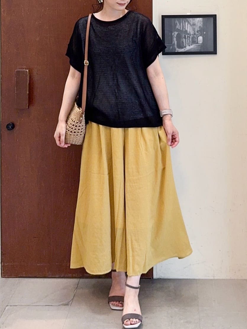 𝐇𝐢𝐫𝐨𝐦𝐢さんの「SHOO･LA･RUE｜【S-LL/裏地ひんやり】エアリーで涼やか 大人のシアースカーチョ」を使ったコーディネート
